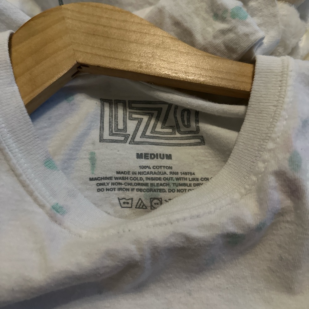 Lizzo Concert T-Shirt - Picture 3 of 3
